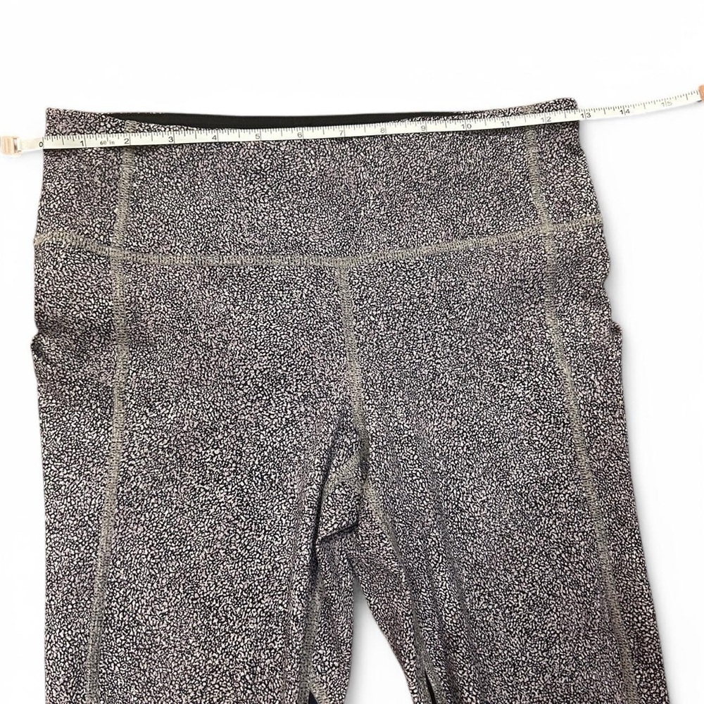 Lululemon • Pace Rival Legging • Grey/Black/White • Cropped • 26” Waist - Picture 5 of 8